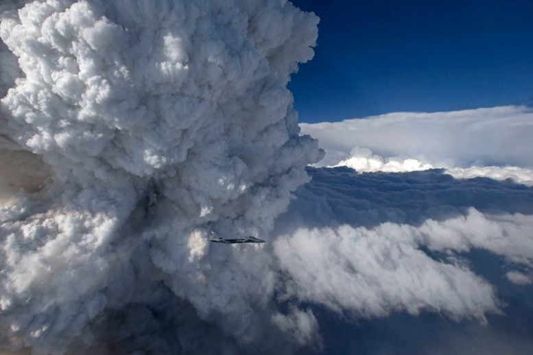 Supercomputer Successfully Recreates a Wildfire That Made Its Own Thunderstorm Supercomputer Successfully Recreates a Wildfire That Made Its Own Thunderstorm