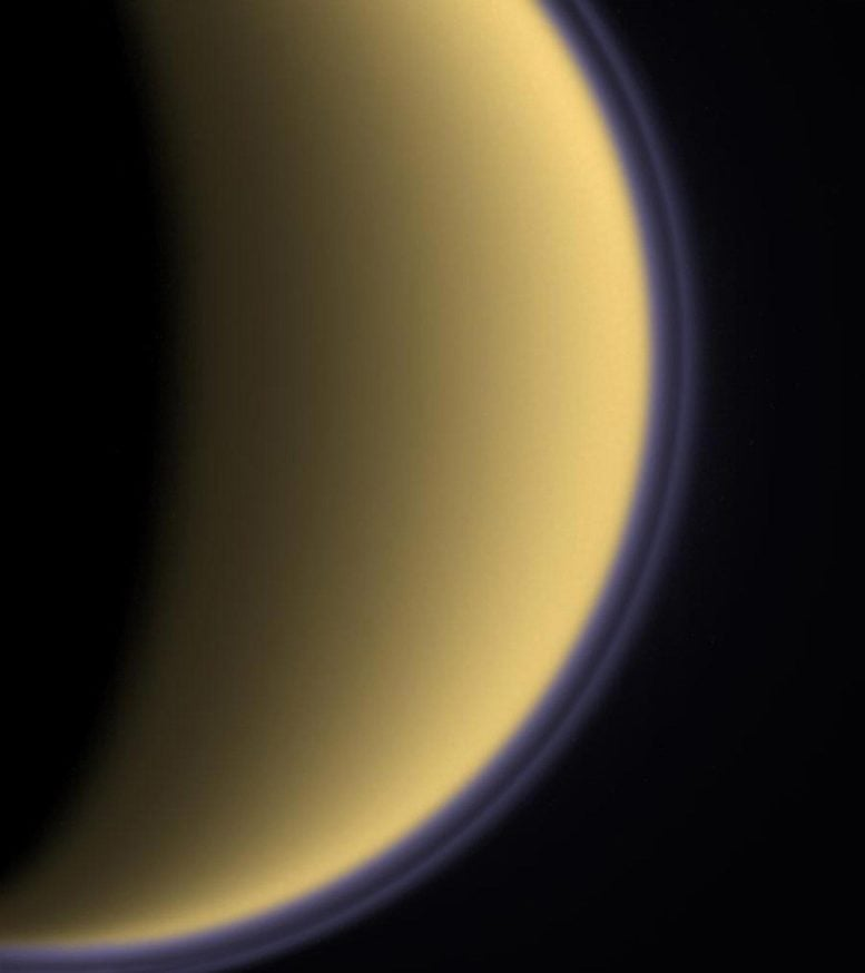 Titan’s Atmosphere Is Wobbling Like a Gyroscope – A Strange Discovery That Could Shape Future Exploration