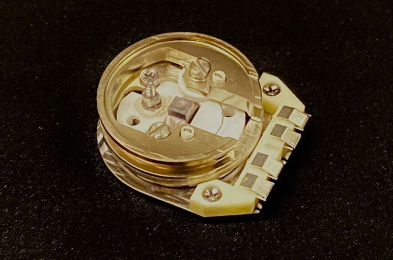 Flash-Freezing Breakthrough Offers Clearer Insights Into Lithium Metal Battery Performance