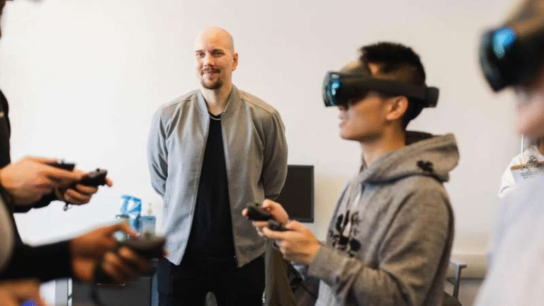 Large-Scale VR Classroom Experiment Shows How Immersive Tech Can Transform University Education