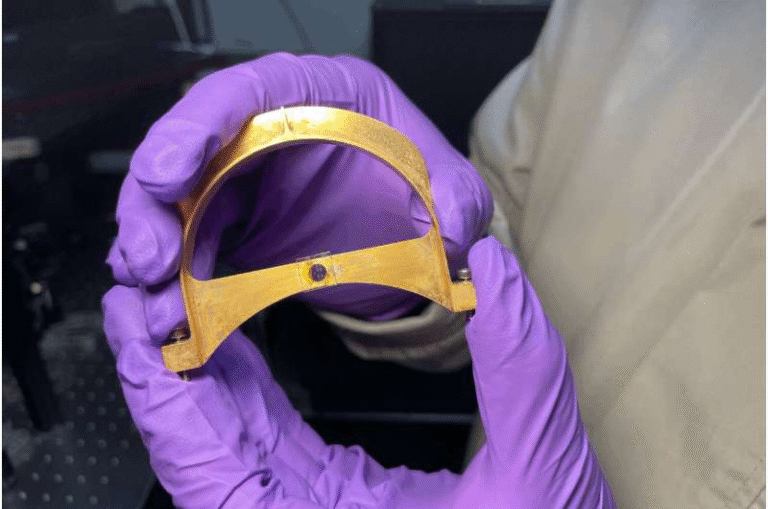 Stanford Scientists Move Quantum Communication Closer to Reality With Room-Temperature Twisted Light Technology