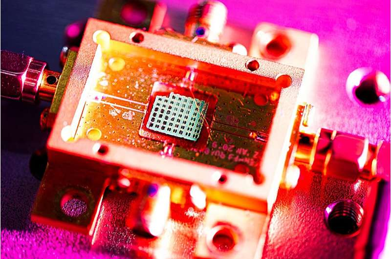 A New Acoustic Wave Sensor Can Detect Proteins and Single Cancer Cells Without Shrinking the Device