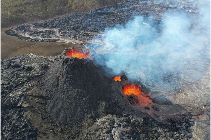 Scientists Reveal How Microbes Rapidly Colonize Fresh Lava After Volcanic Eruptions