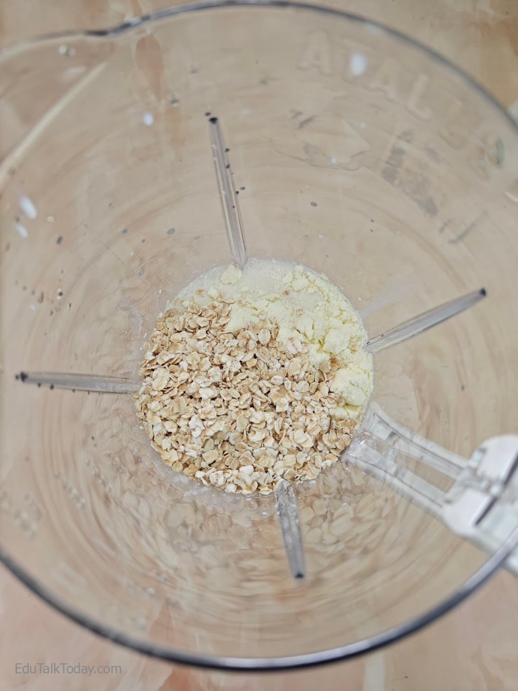 Oats added to the blender jar